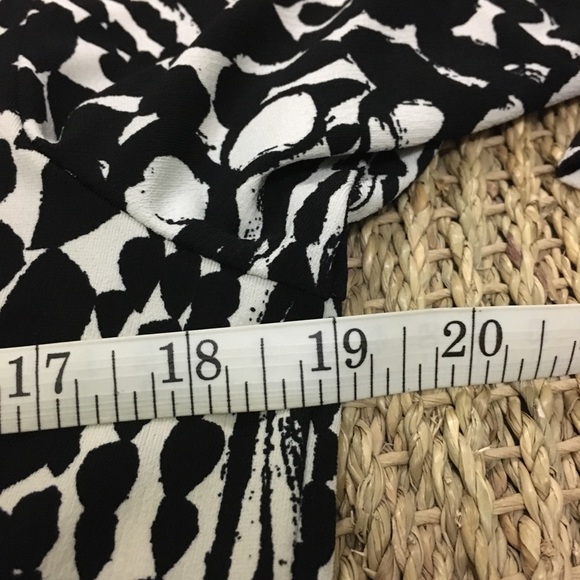 EUC CHICO’S Empire Waist Career/dressy casual top - Picture 6 of 6